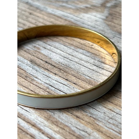 Vintage Signed Monet Gold Tone White Enamel Bangle Bracelet - Picture 9 of 10